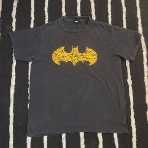 Share Vintage 90’s Faded Changes Batman Logo DC Comics T-Shirt Black Men’s Size